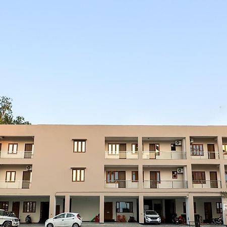 Guru Sadan A Luxe Stay Ayodhya Exteriér fotografie