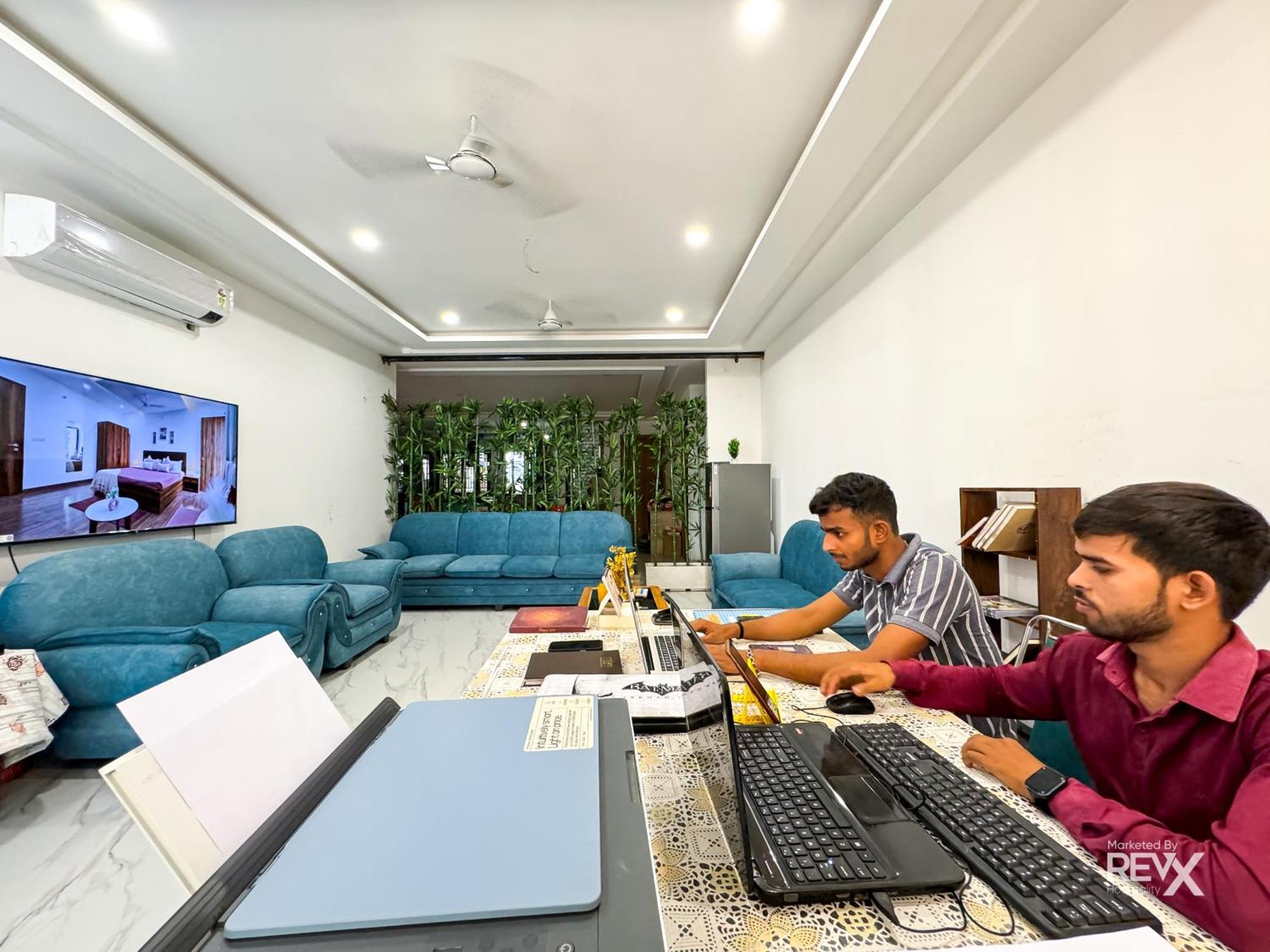Guru Sadan A Luxe Stay Ayodhya Exteriér fotografie